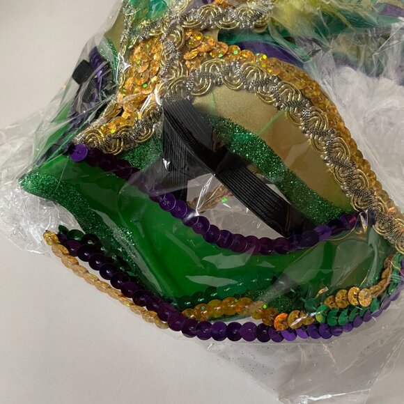 2 Mardi Gras Feather Masquerade Masks - Picture 4 of 8